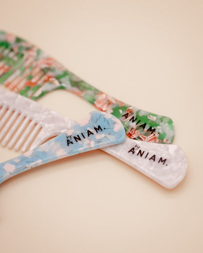 Handy Comb.